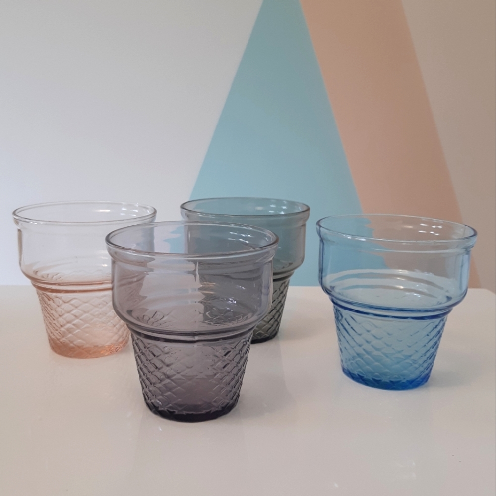 NWOT Set of 4 Glass Dessert Cups
